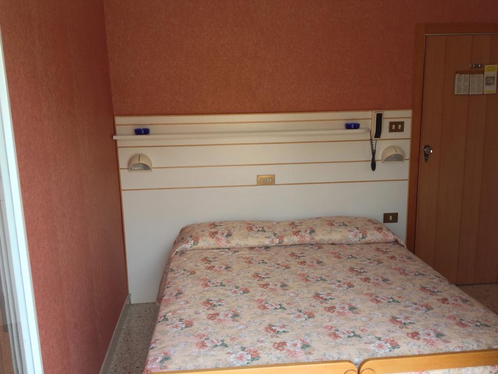 Hotel Emma Nord Ріміні Номер фото